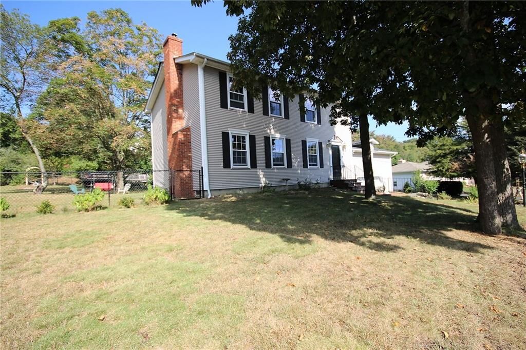 Property Photo:  6 Kimberly Ann Dr  RI 02828 