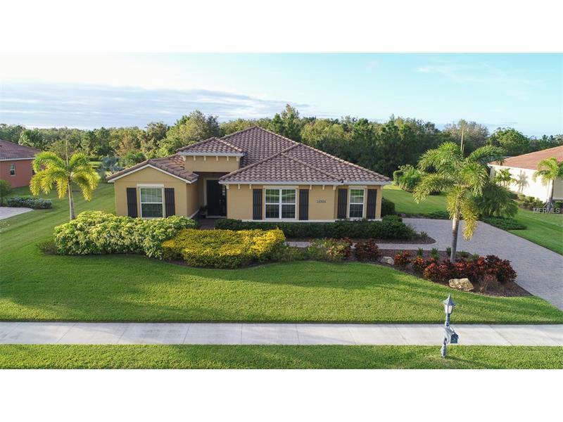 Property Photo: 16903 1st Avenue E FL 34212