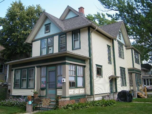 Property Photo:  421 Central Ave  WI 53186 