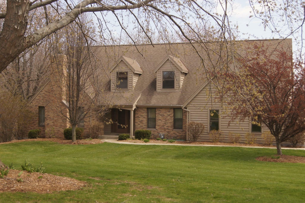 Property Photo: 4620 Lakeview Cir WI 53086