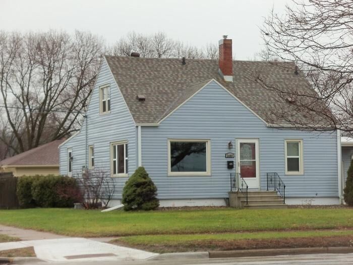 Property Photo:  2403 Losey Blvd S  WI 54601 