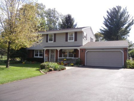 Property Photo:  5545 S Tartan Ct  WI 53146-4753 