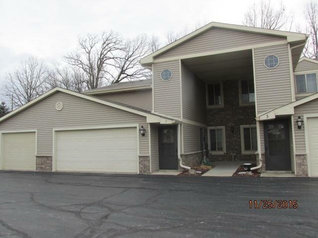 Property Photo: 719 Shepherds Dr 1 WI 53090-8484