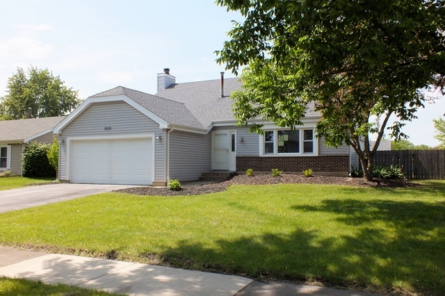 Property Photo: 1820 De Forest Lane IL 60133