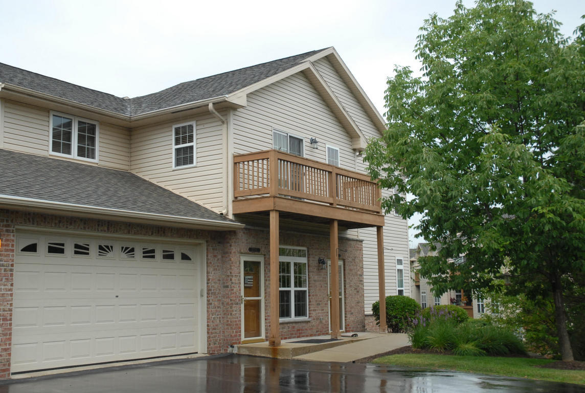 Property Photo:  17736 W Jacobs Dr  WI 53146-1872 