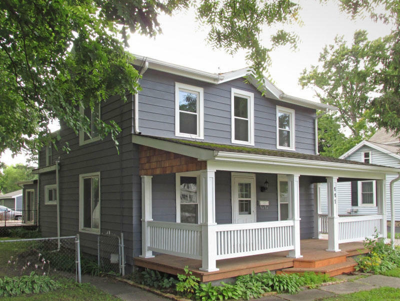 Property Photo:  441 Summit Ave  WI 53066-3751 