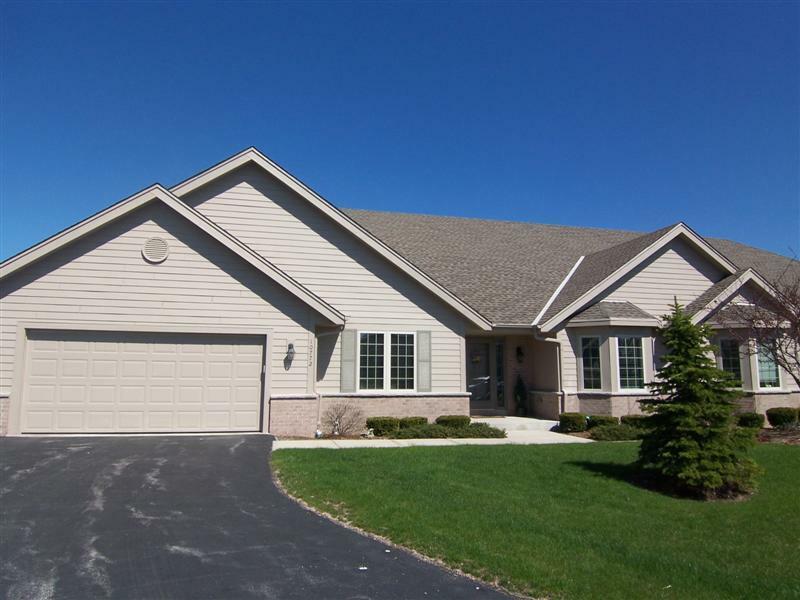 Property Photo:  10772 N Cambridge Ct  WI 53092 