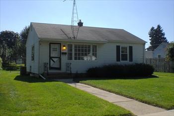 Property Photo:  2213 Gillen St  WI 53403-3023 