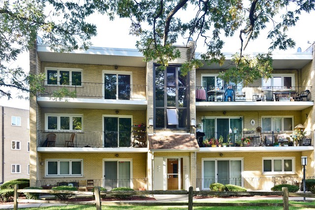 Property Photo: 9520 86th Avenue 310 IL 60457