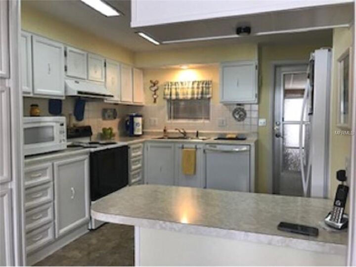 Property Photo:  130 Royal Palm Drive  FL 34748 