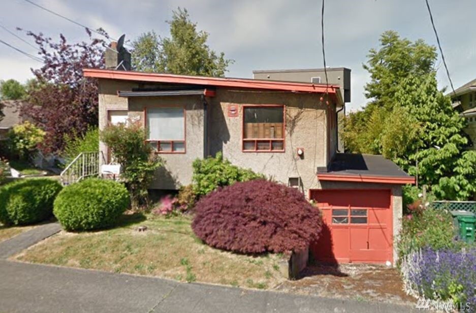 Property Photo: 1501 32nd Avenue WA 98012