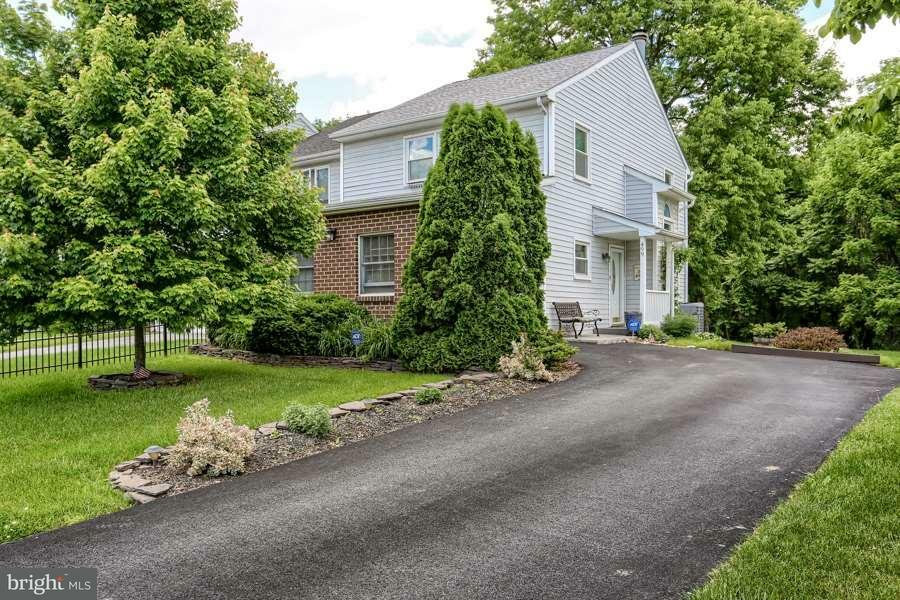 Property Photo:  499 Lexington Avenue  PA 17055 