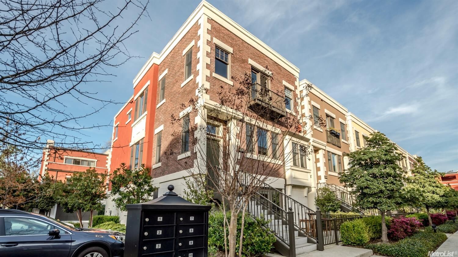 Property Photo:  2003 Vizcaya Walk  CA 95818 