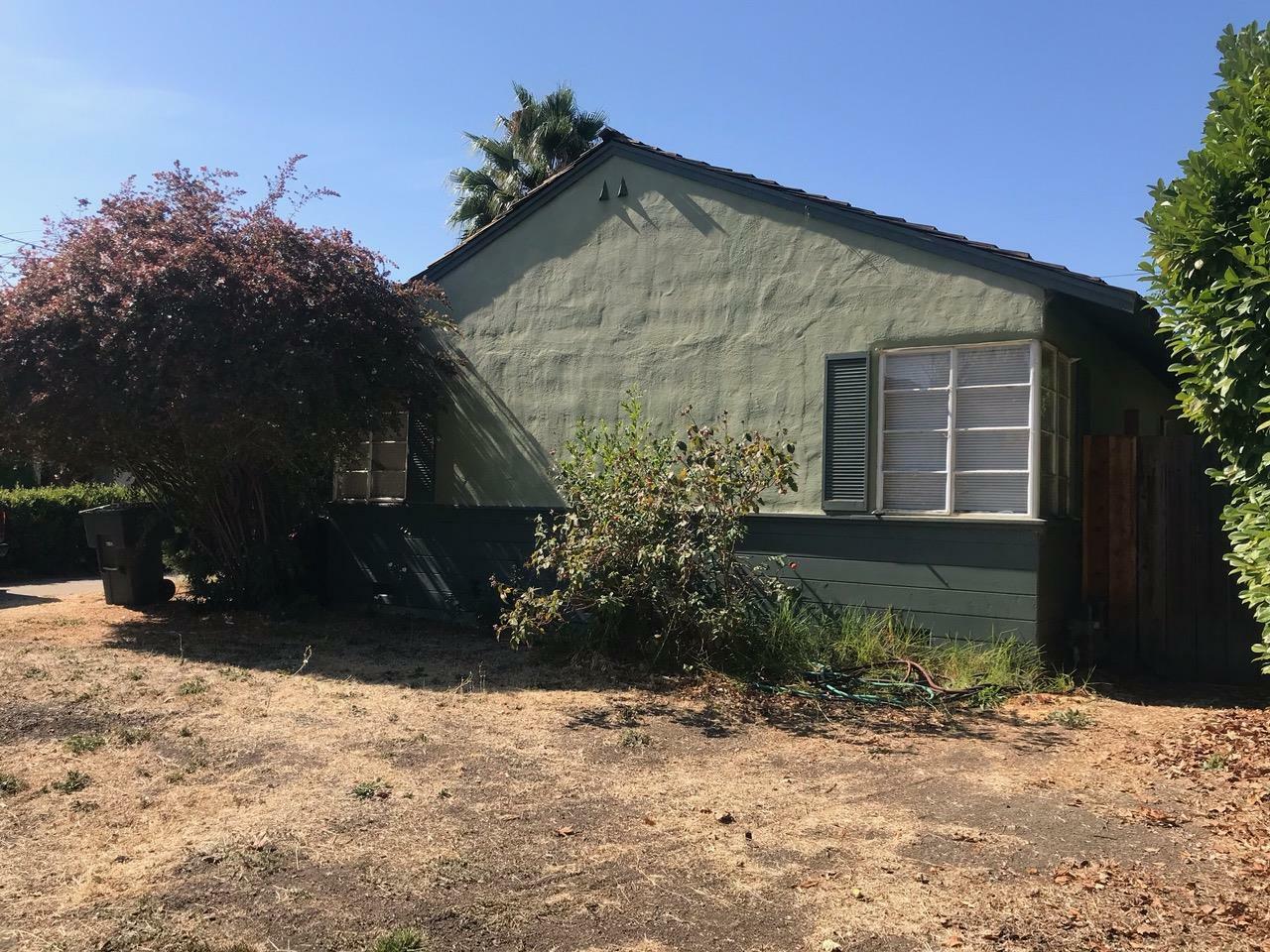 Property Photo:  782 Greer Road  CA 94303 