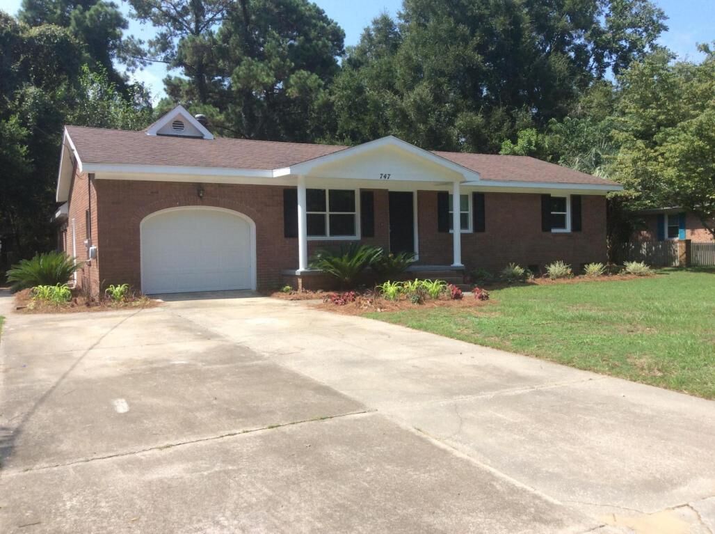 Property Photo: 747 Tennent Street SC 29412