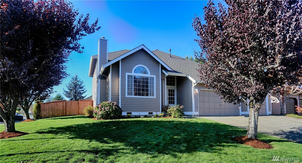 27757 215th Place SE  Maple Valley WA 98038 photo