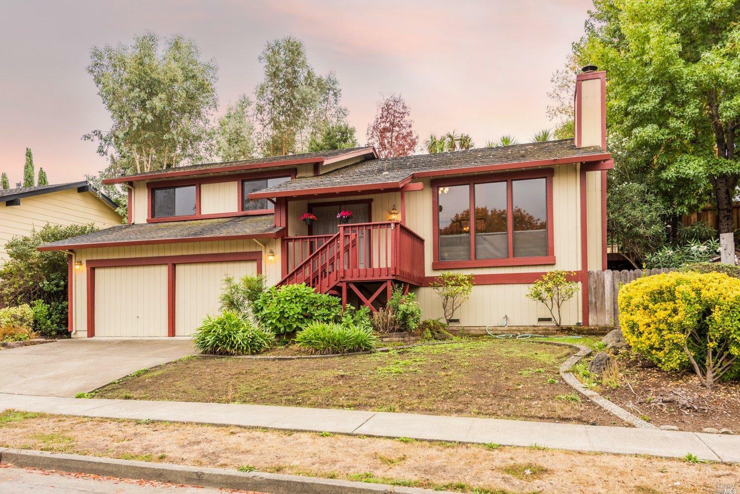 Property Photo:  2735 Canterbury Drive  CA 95405 