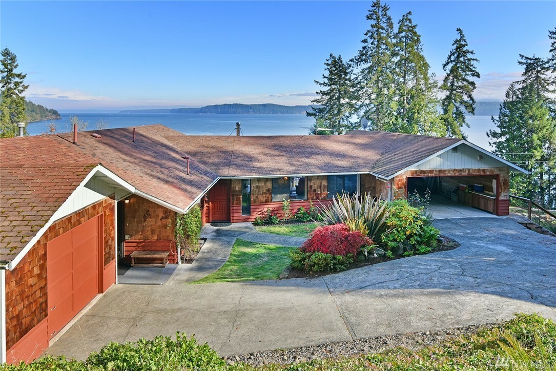 Property Photo:  130 Forest Dr  WA 98320 