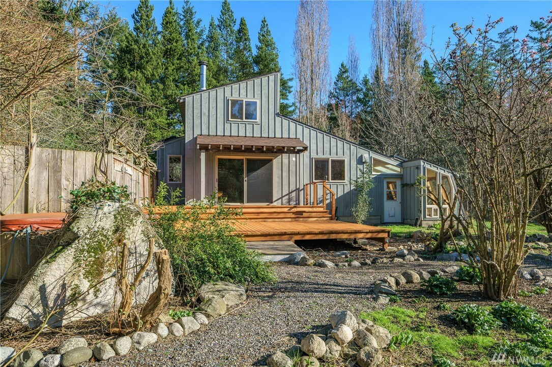 Property Photo: 80 Port Stanley Rd WA 98261