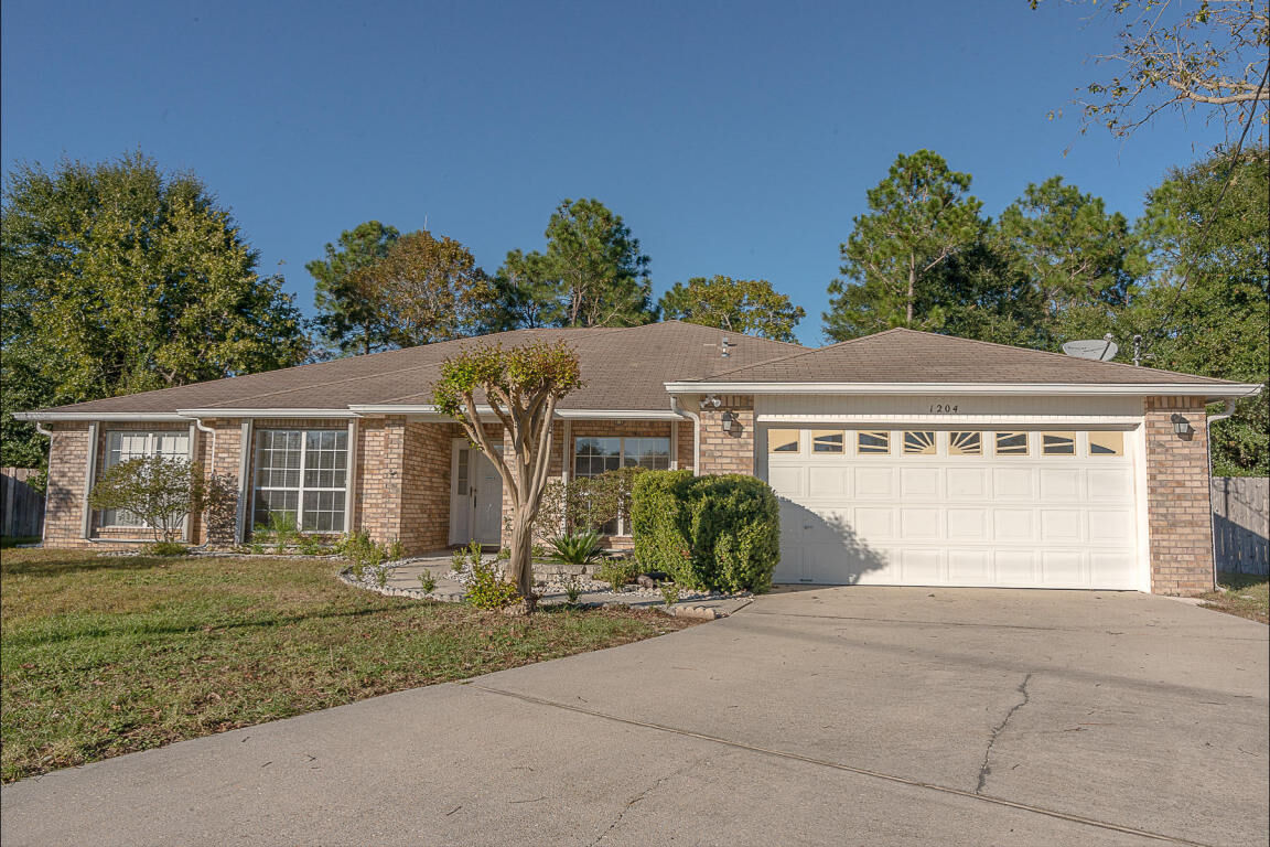 Property Photo: 1204 Northview Drive FL 32536