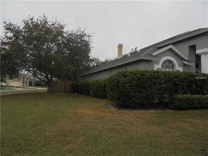 Property Photo: 10051 Colonnade Drive FL 33647