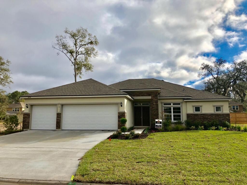 Property Photo: 2718 Haiden Oaks Drive FL 32223