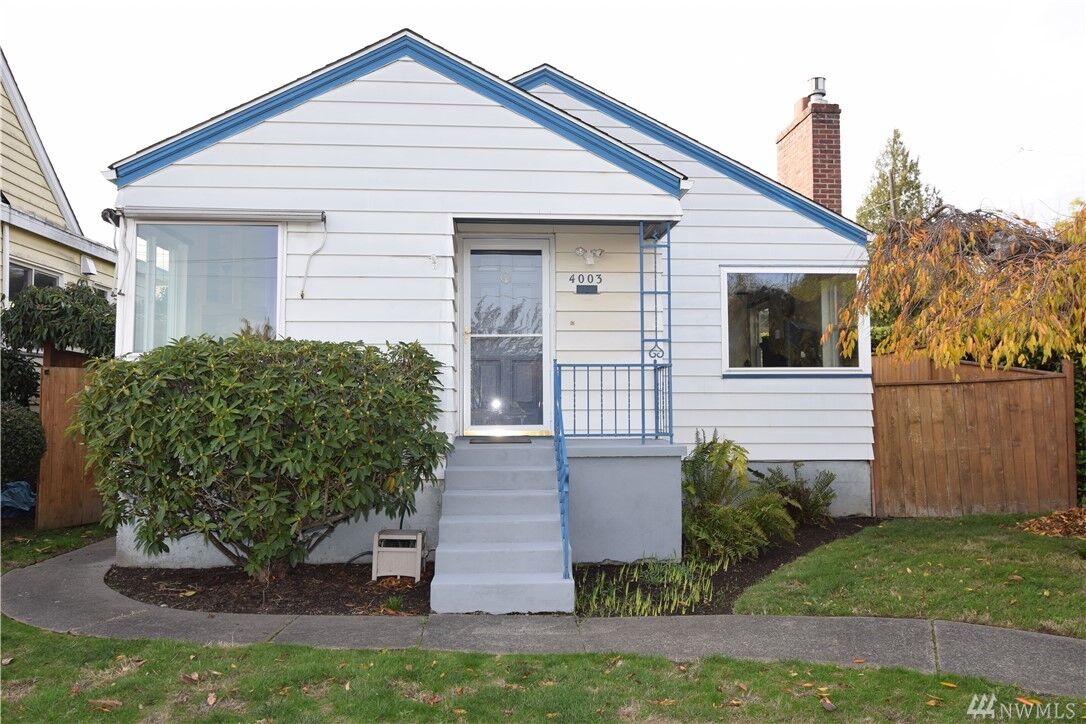 Property Photo: 4003 35th Ave SW WA 98126