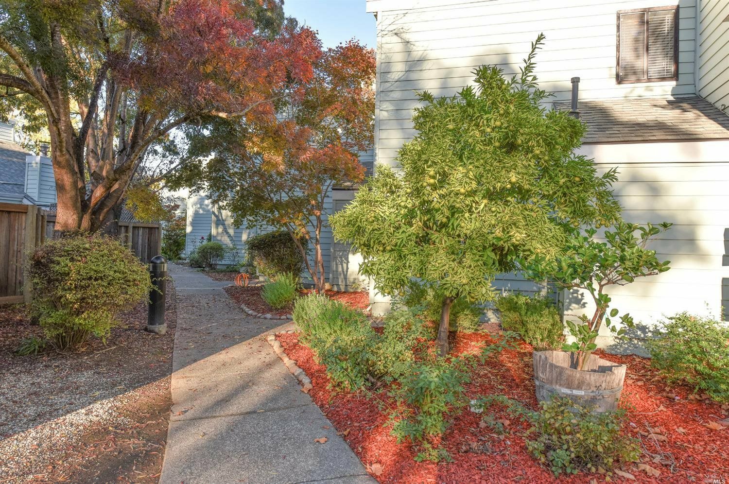 Property Photo: 210 East Courtyards CA 95492