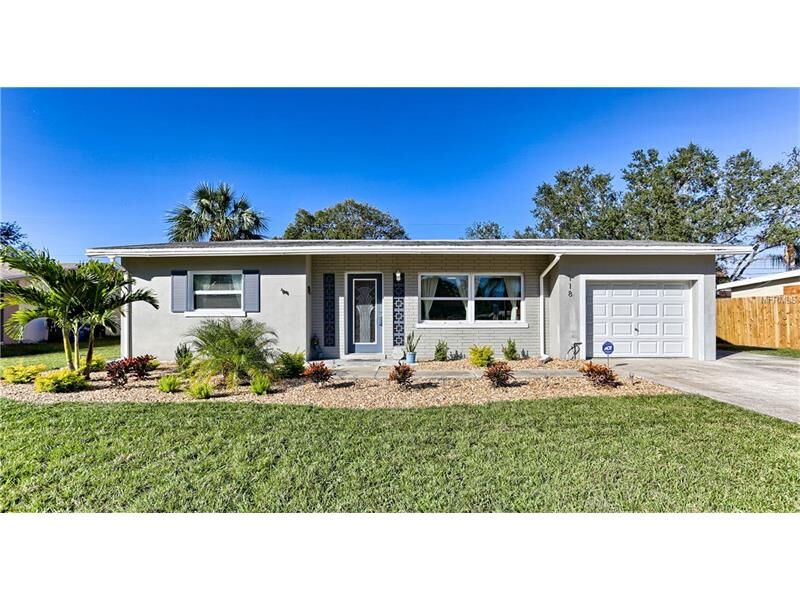Property Photo: 118 Huntington Drive FL 33771