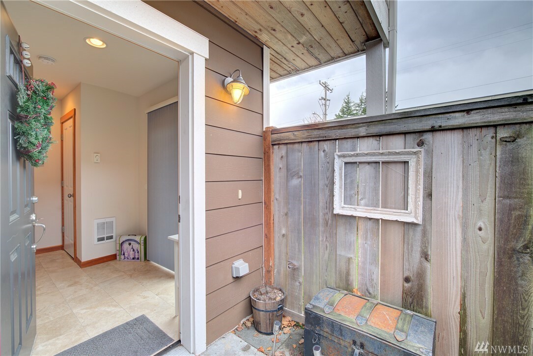 Property Photo:  7544 24th Ave NW B  WA 98117 