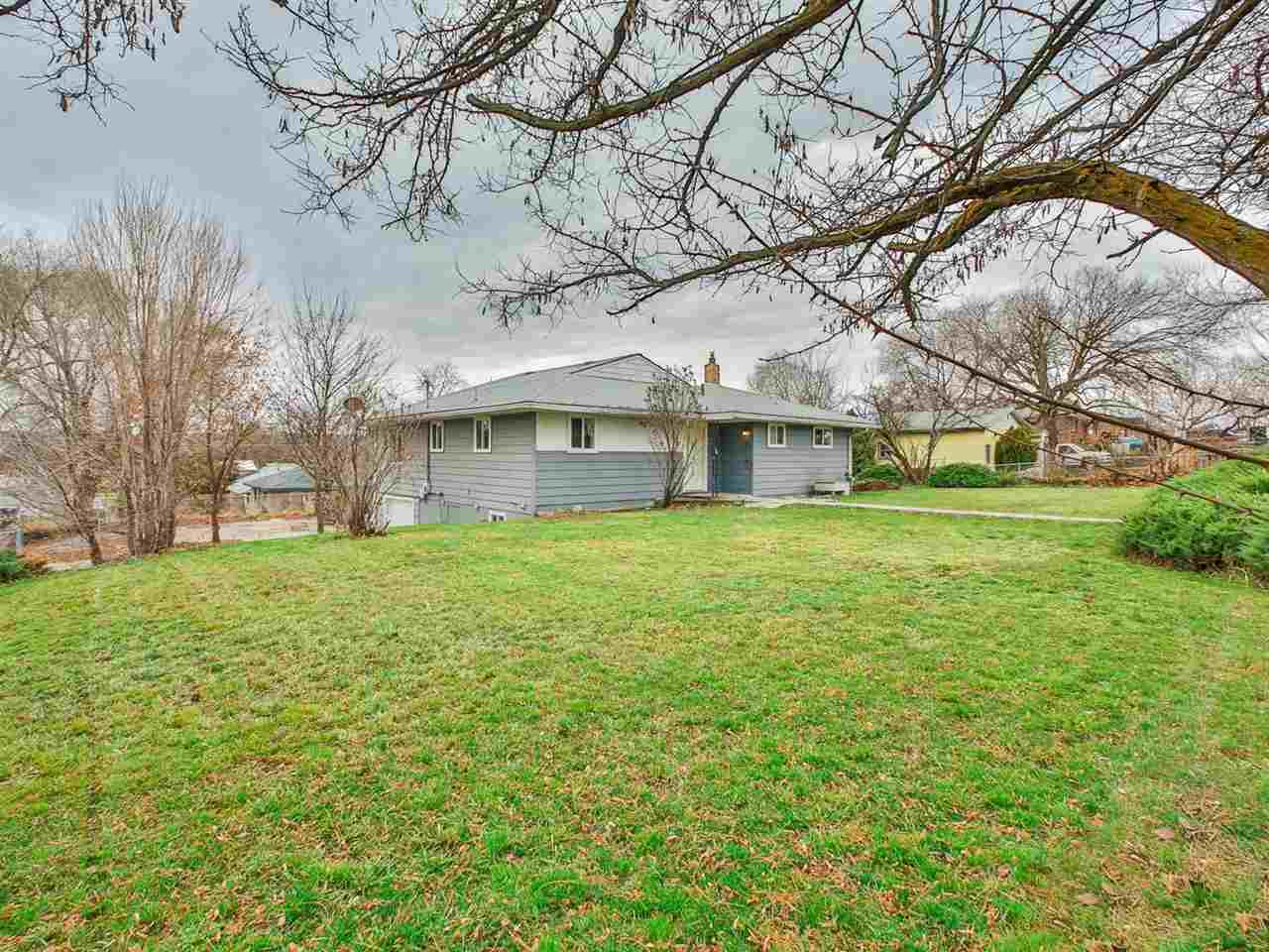 Property Photo: 3324 E Grace Ave WA 99217