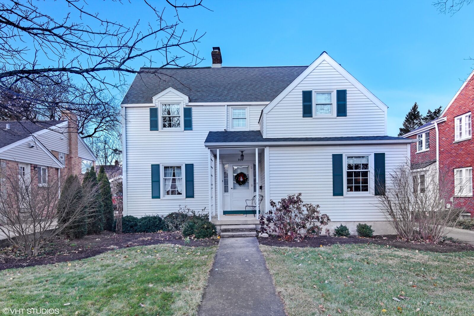 Property Photo:  908 Lexington Street  IL 60187 