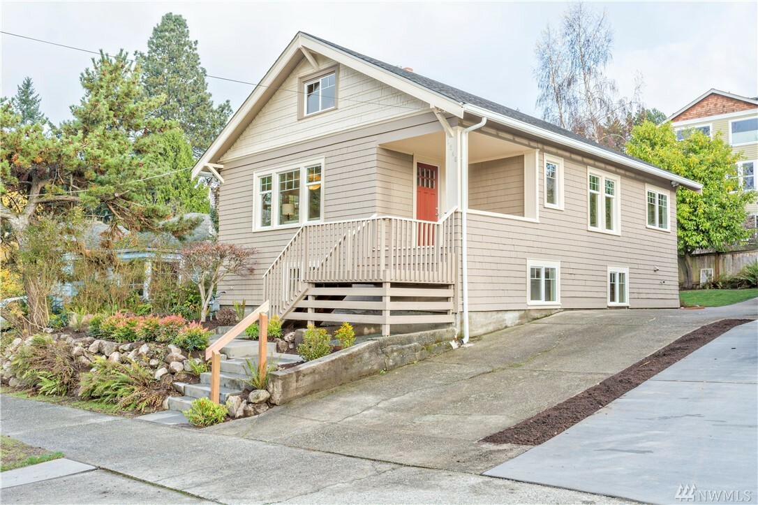 Property Photo:  9246 47 Ave SW  WA 98136 