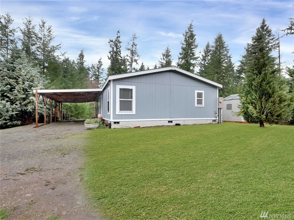 Property Photo:  24715 52nd Ave E  WA 98338 