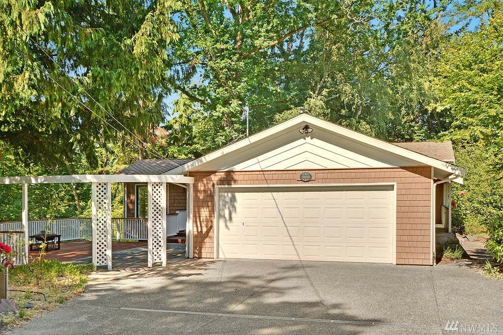 Property Photo:  3010 NE 176th St  WA 98155 