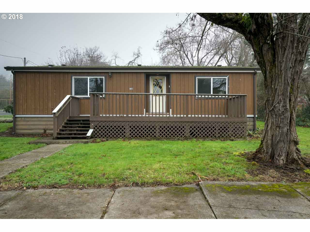 Property Photo: 730 Oak St OR 97327