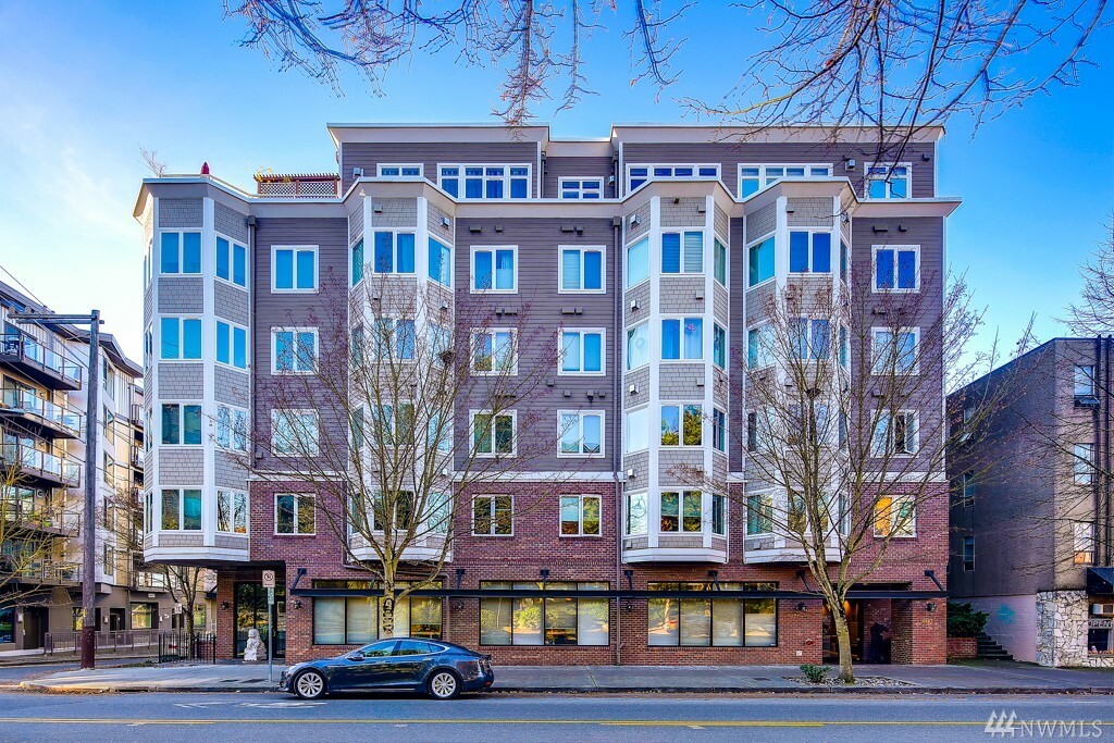 Property Photo:  4847 California Ave SW 306  WA 98116 