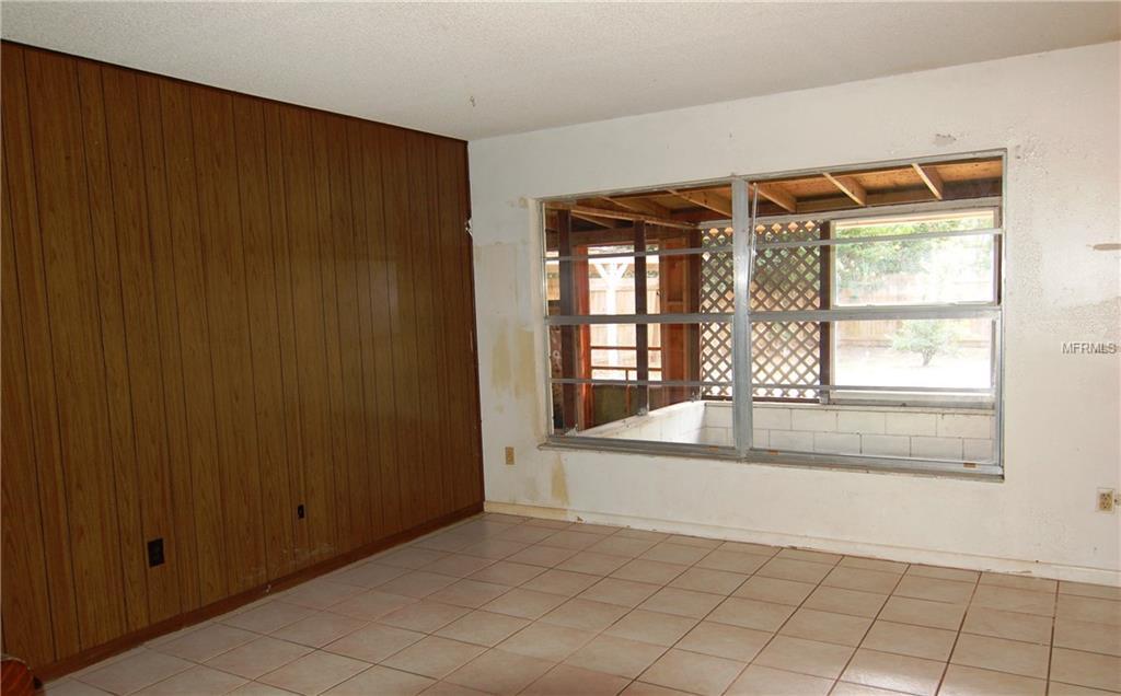 Property Photo: 121 N Alderwood Street FL 32708