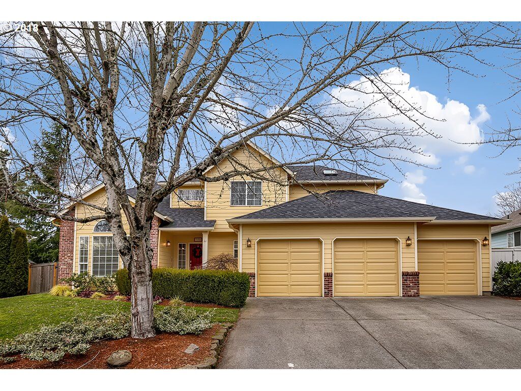 Property Photo:  3104 SE 171st Ct  WA 98683 