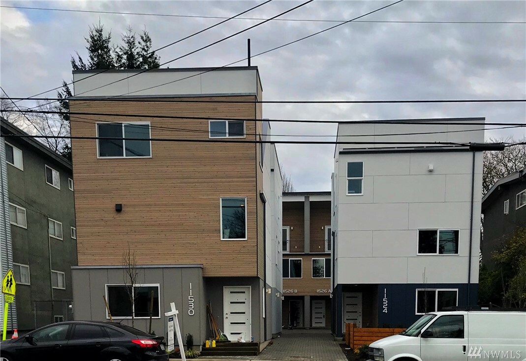 Property Photo: 11526 B Greenwood Ave N WA 98133
