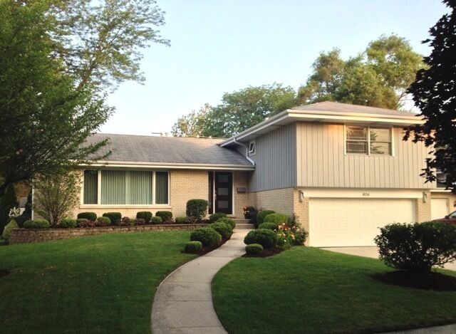 Property Photo:  804 Saylor Avenue  IL 60126 