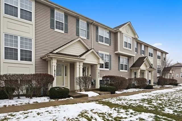 Property Photo: 11S503 Rachael Court IL 60527
