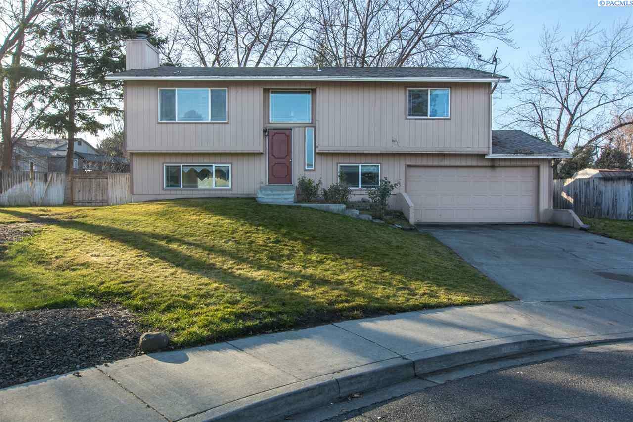 Property Photo:  8013 W Deschutes Ave  WA 99336-1634 