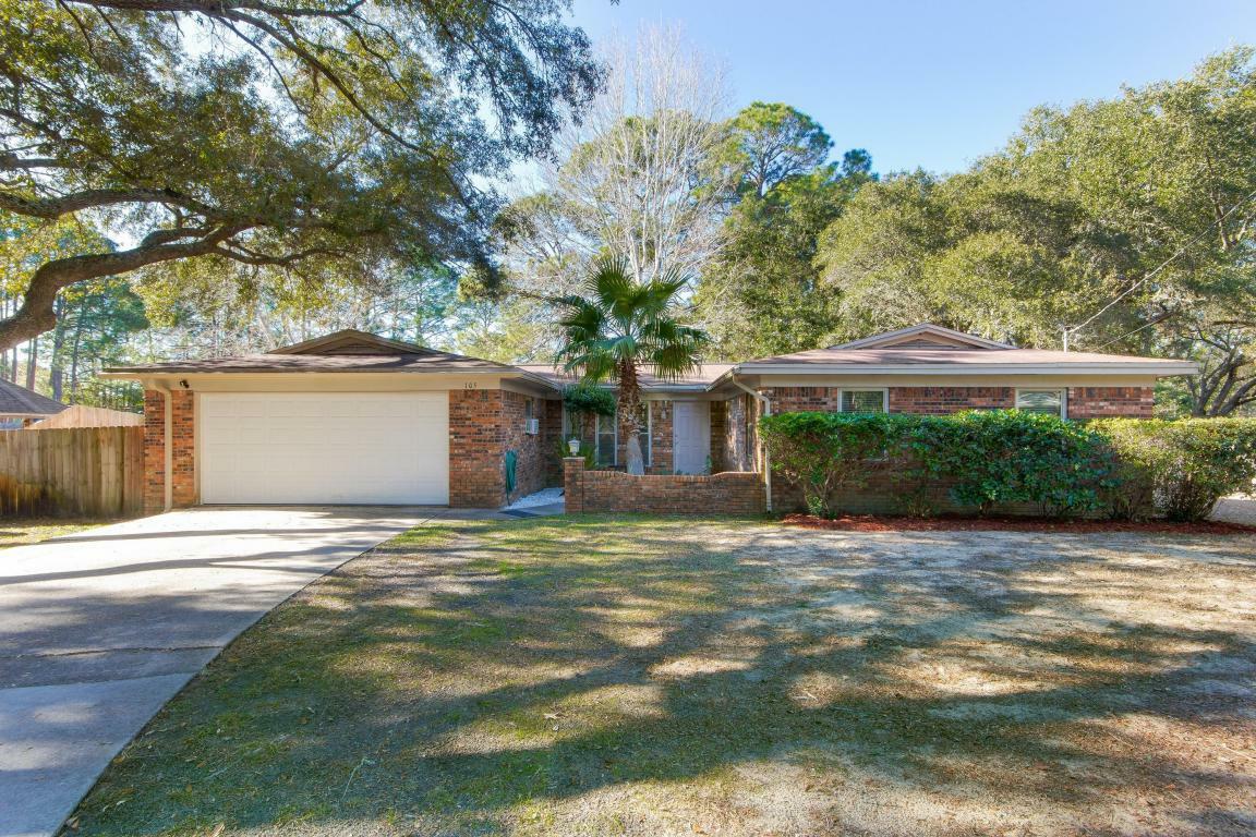 Property Photo:  105 Charlotte Court  FL 32547 