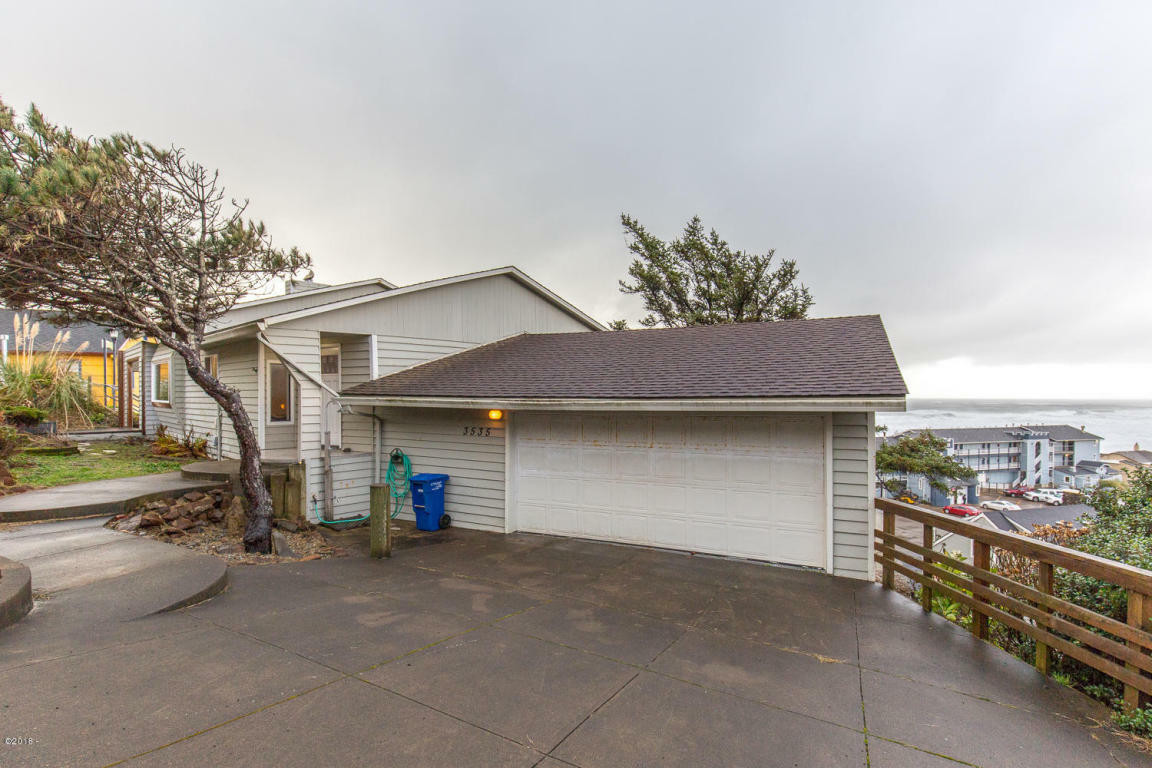 Property Photo:  3535 SW 35th Place  OR 97367 