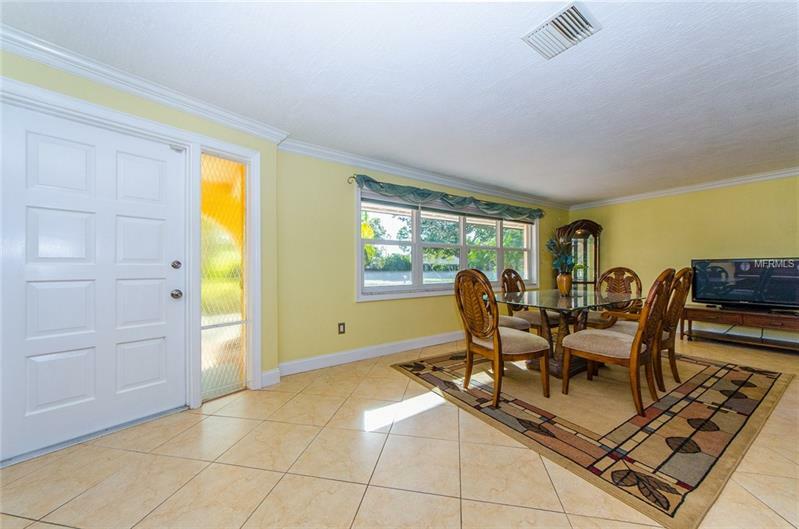 Property Photo:  6821 Date Palm Avenue S  FL 33707 