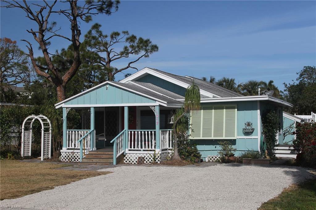 Property Photo: 1017 Ridge St FL 34103