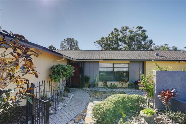 Property Photo:  13434 Sorrento Drive  FL 33774 