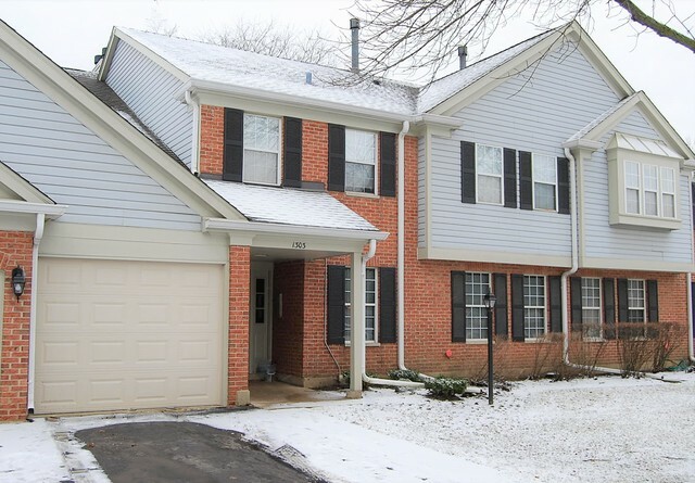 Property Photo:  1303 Woodside Court A1  IL 60193 