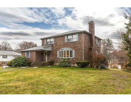 Property Photo:  124 Lincoln St  MA 02451 